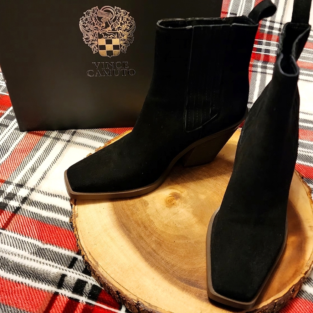 VINCE CAMUTO boots women's size 9